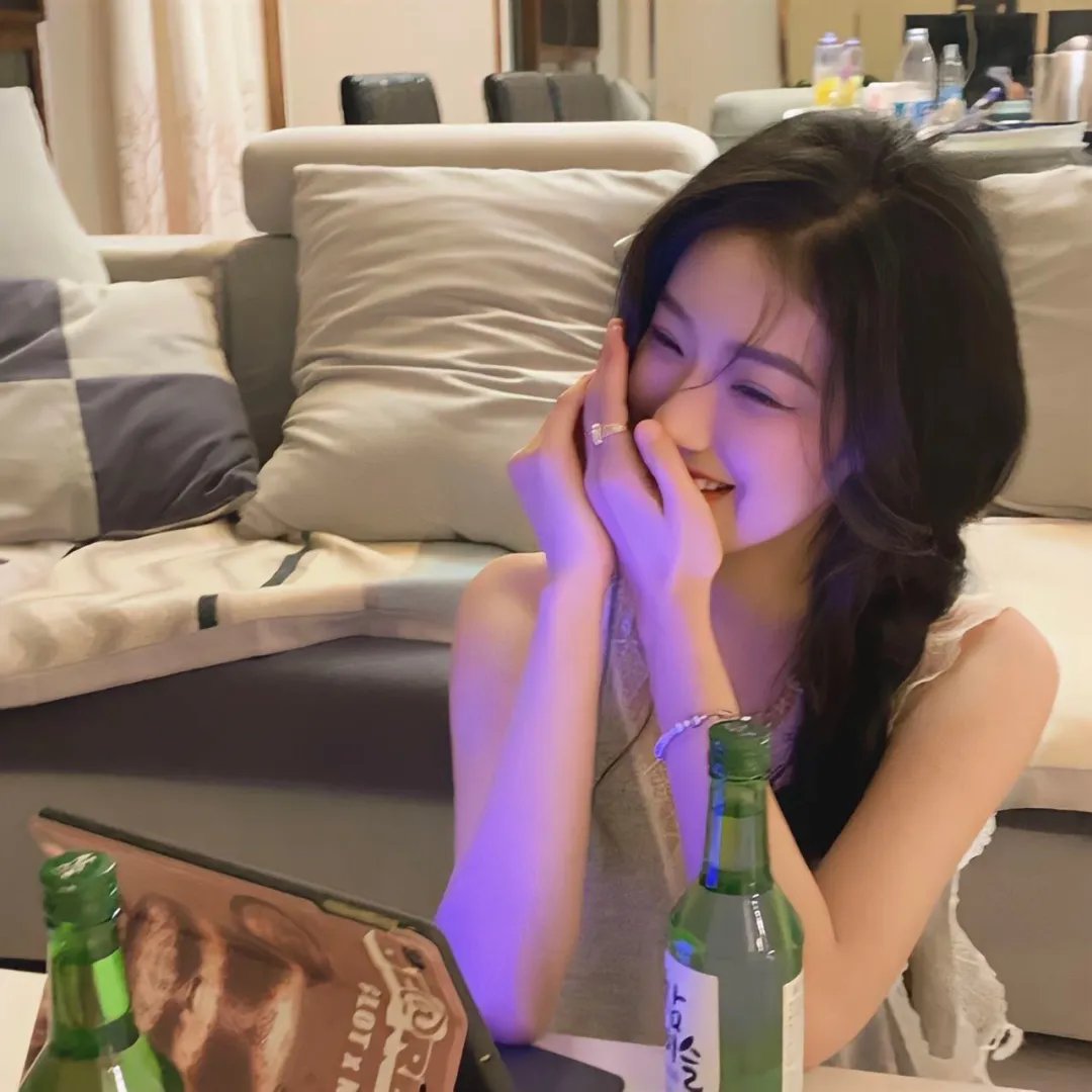 梧桐深院锁清秋