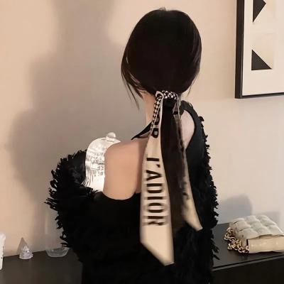 他从星光中走来